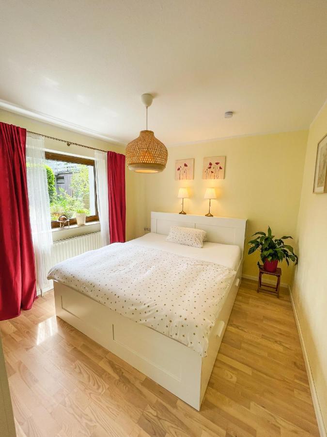 Souterrainwohnung Mit Grossem Garten Und Sauna Касел Екстериор снимка