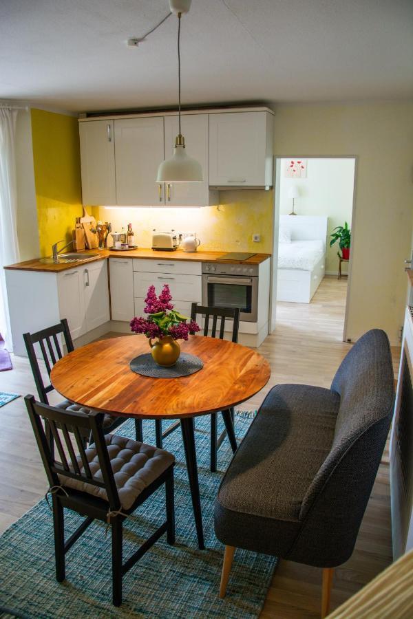 Souterrainwohnung Mit Grossem Garten Und Sauna Касел Екстериор снимка